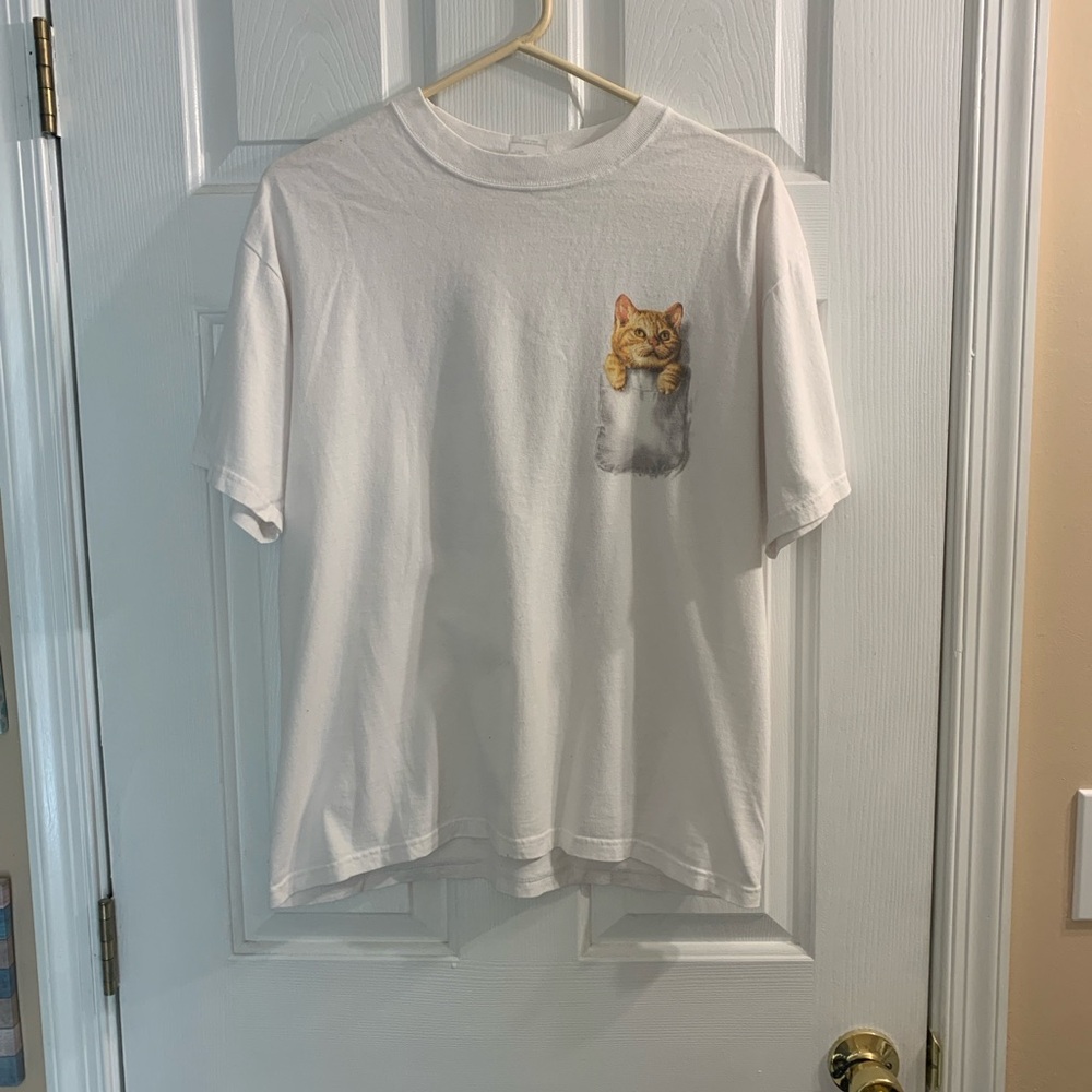 Anvil White T-Shirt with Cat Pocket and Scratching Kittens Design size Medium